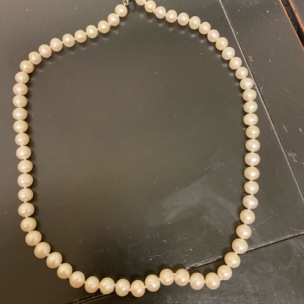 Pearl necklace 18”